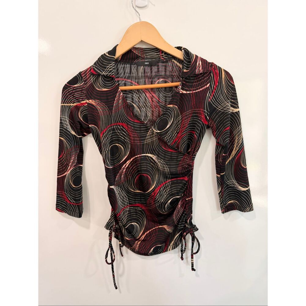 Oboe Black Red Swirl Print Ruched Side Top Small